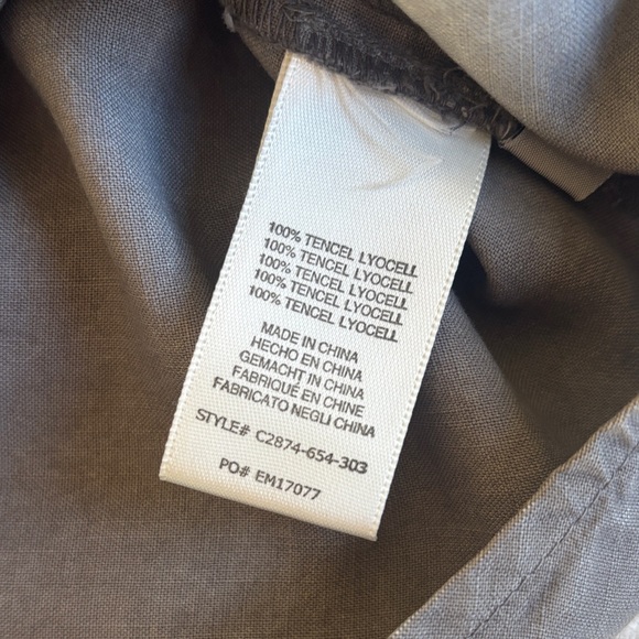 Cloth & Stone Gray Button Down Shirt with Pockets - XS by anthropologie - Picture 7 of 8